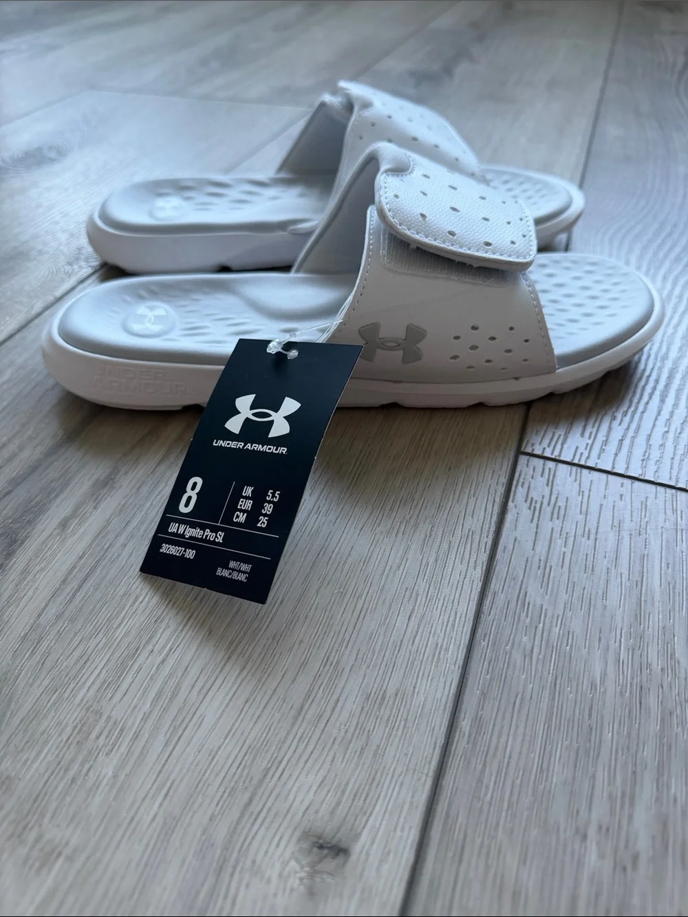 Under Armour Ignite Pro Sport Slides NWT Women’s 8 White Beach Travel Cruise